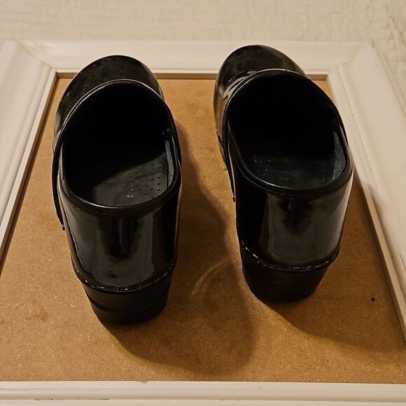 Sanita black gloss clogs size 40 (US 10) - Picture 3 of 8